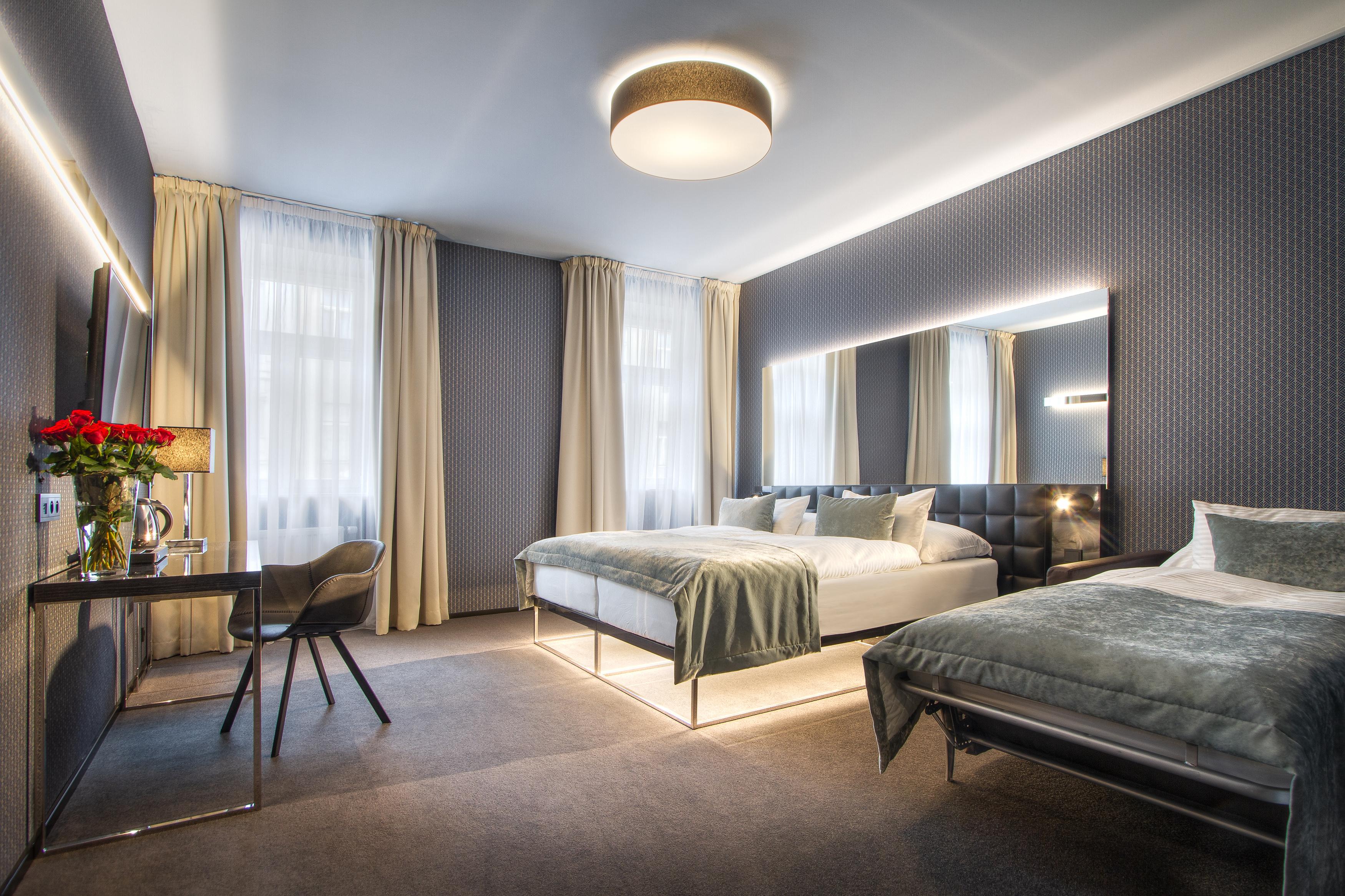 Mucha Hotel 4*